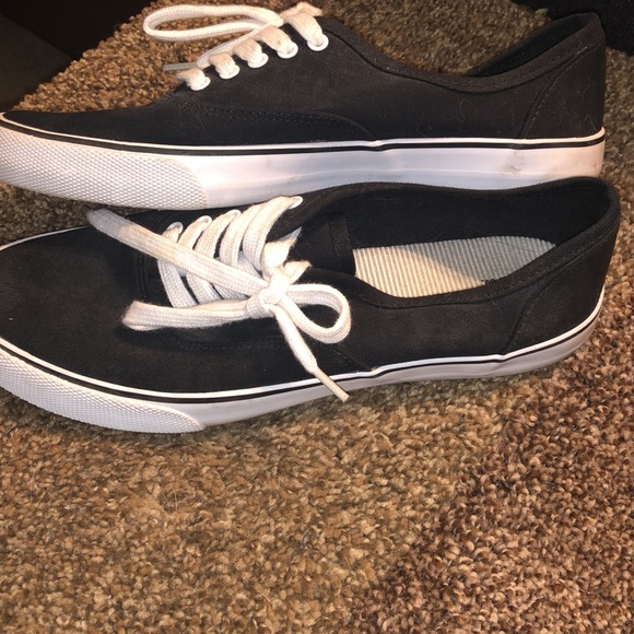 Women’s Mossimo black shoes - Picture 4 of 4